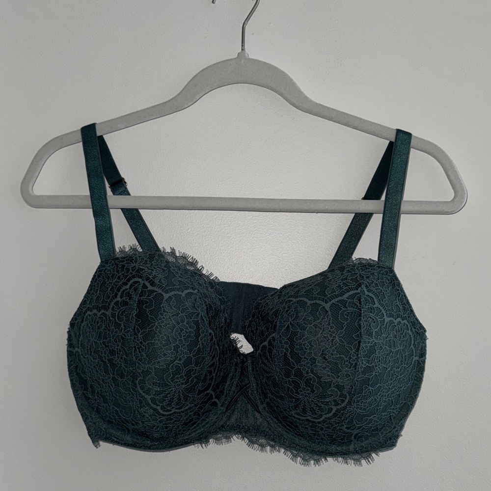 Elegant Lace Underwire Bra 38DDD